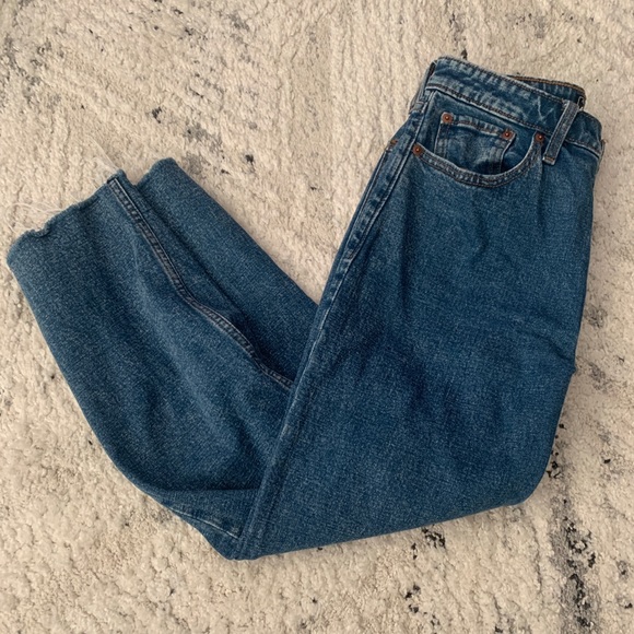ABERCROMBIE CROPPED ACID WASH JEANS - Picture 1 of 7